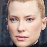 Emma Booth Nue