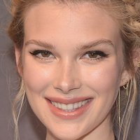Emma Ishta Nue