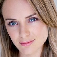 Emma Leonard Nue