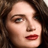 Eve Hewson Nue