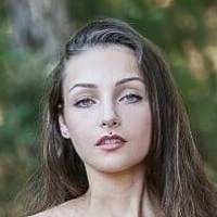 Fabiola Holystone Nue