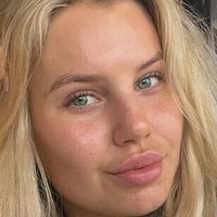 Felicia Aveklew Nue