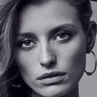 Flavia Lucini Nue