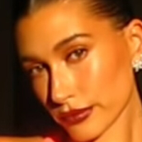 Hailey Baldwin Bieber Nue