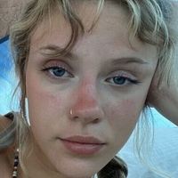 Hailey Hitch Nue