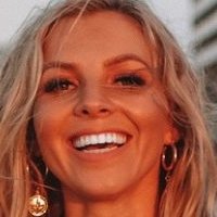 Hannah Polites Nue