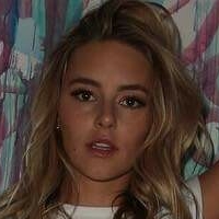 Hassie Harrison Nue