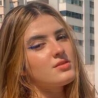 Helo Pavanello Nue