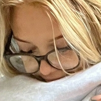 Hollie Chamberlain Nue
