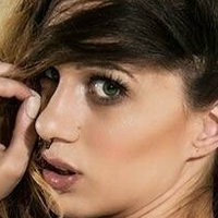 hollygraphixxx Nue