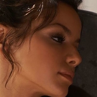 Iris Shala Nue