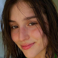 Isis Mesquita Nue