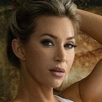 Jaclyn Crowe Nue