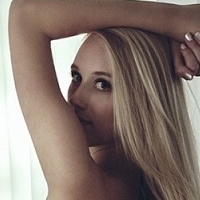 Jeanette Larsen Nue