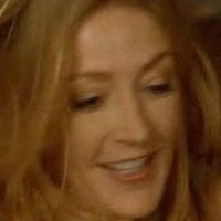 Jennifer Finnigan Nue