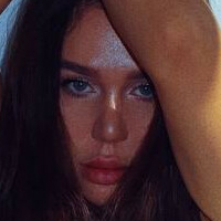 Jenny Hanna Nue