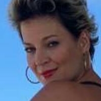 Joice Hasselmann Nue