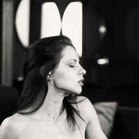 Julia Zu Nue