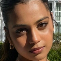 Julie Sharma Nue