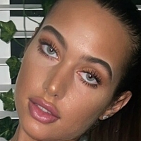 Kamila Davies Nue