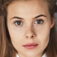 Karolina Staniec Nue