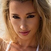 Karolina Witkowska Nue