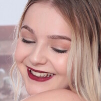 Kat Soles Nue