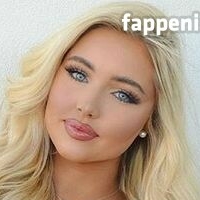 Katerina Rozmajzl Nue
