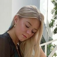 KatieSigmondd Nue