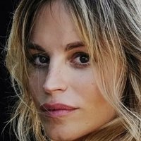 Katrine De Candole Nue
