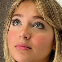 Katsiaryna Kavaleva Nue