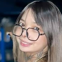 Kei Femur Nue