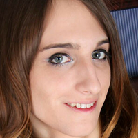 Kelly Klaymour Nue
