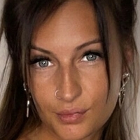 Kerrie Essex Baker Nue