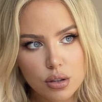 Kim Muhovics Nue