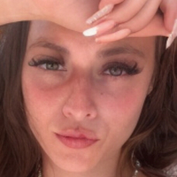 Laura Frey (l.frxy) Fakes Nue