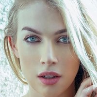 Laura Jacobs Nue