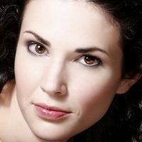 Laura Mennell Nue