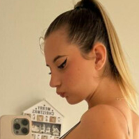 Laura Sommaruga Nue