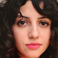 Layla Koshnoudi Nue