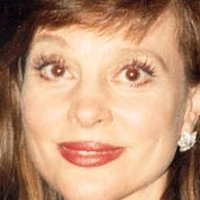 Leigh Taylor-Young Nue