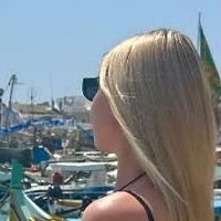Lena Moczarska Nue