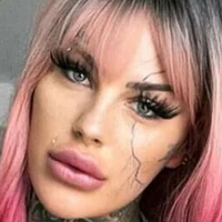 Leoni "Barbie" Baltz Nue