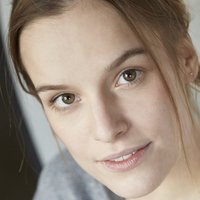 Leonie Landa Nue