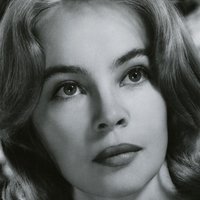 Leslie Caron Nue