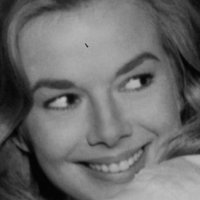 Leslie Parrish Nue