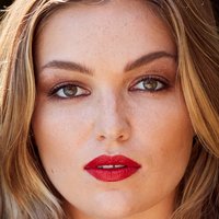 Lili Simmons Nue
