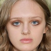 Lily Taieb Nue