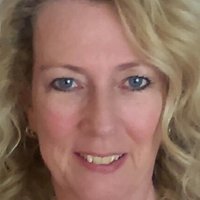 Linda McQuade Nue