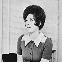 Linda Thorson Nue